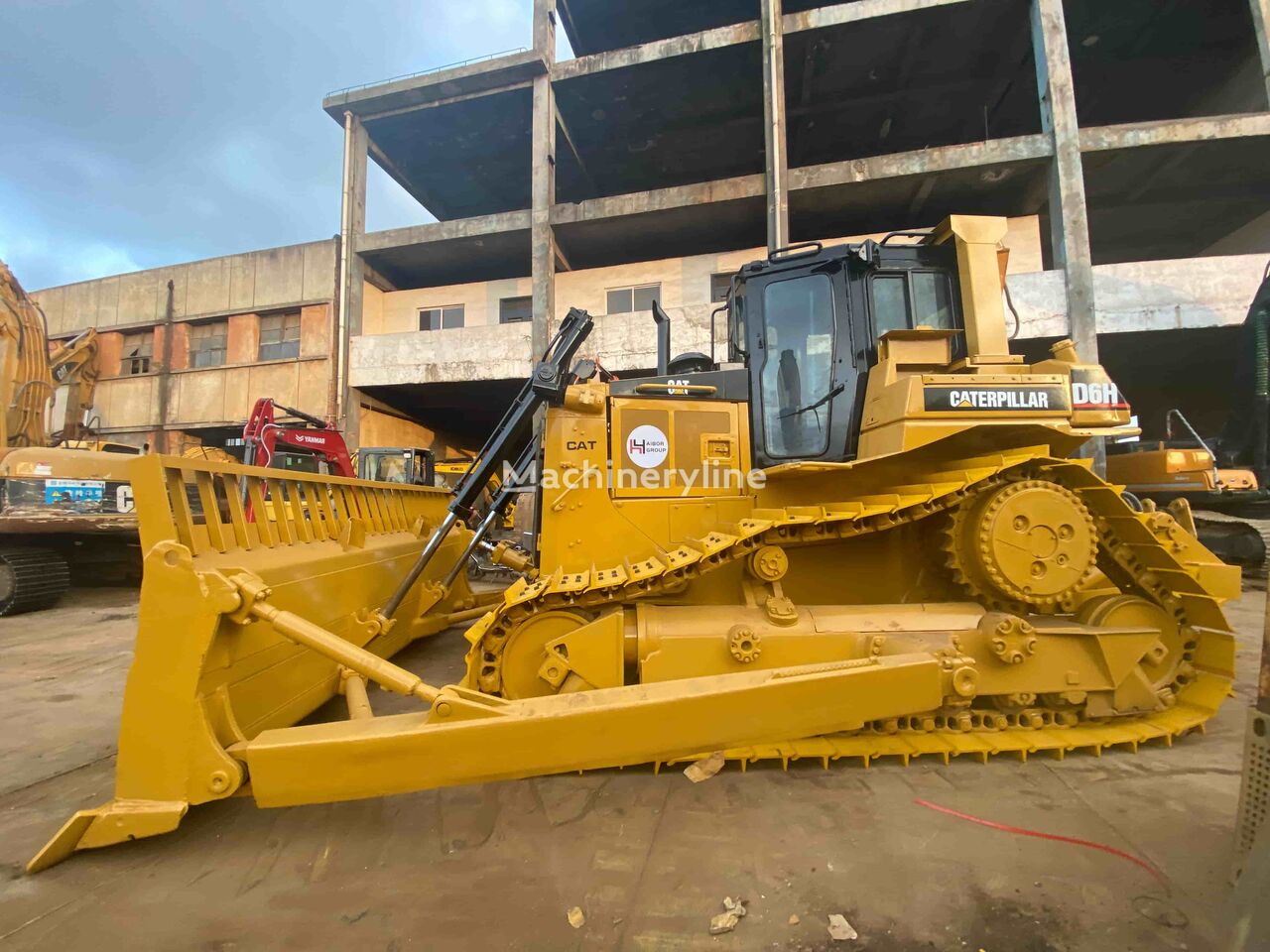 bulldozer CAT CATD6H