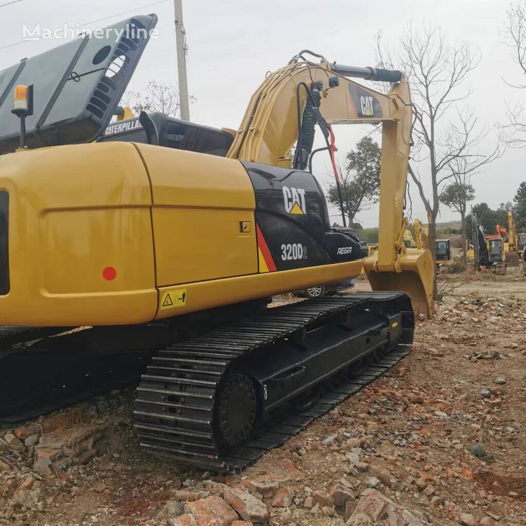 escavatore cingolato CAT CAT320D