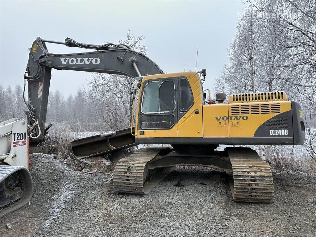 escavatore cingolato Volvo EC240B