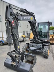 escavatore gommato Volvo EW 60E