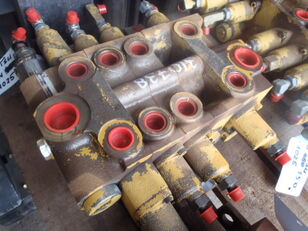 distributore idraulico per escavatore Komatsu PW150