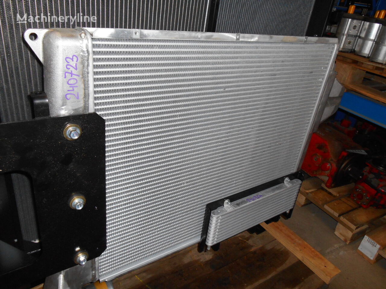 radiatore di raffreddamento motore New Holland T.Rad 1456-126-1000-A LS058P00039S007 per escavatore New Holland Kobelco E485B